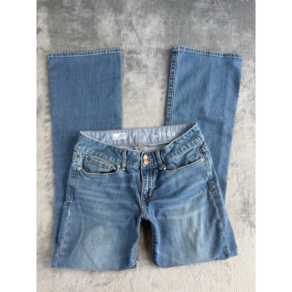 Gap 1969 Low-Rise Bootcut Jeans Y2K Indie Sleaze Model Off-Duty Downtown Girl 6
